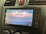 【バックカメラ】駐車時に後方がリアルタイム映像で確認できます。大型商業施設や立体駐車場での駐車時や、夜間のバック時に大活躍!