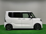 ドアは約90度に開くので荷物も積み込みやすく、乗り降りもしやすい♪ ロングドライブも快適に過ごせる工夫がいっぱいです♪♪