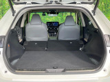 普段のお買い物や通勤、送迎等に十分な荷室スペースを確保しております。セカンドシートを倒すと、大きな荷物の積載も可能です♪