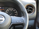 ステアリングリモコン付きです。運転に集中!!