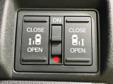 【両側パワースライドドア】スマートキーや運転席のスイッチで後席両側スライドドアの開閉が可能♪電動だから力を入れてドアを開ける必要が無く、小さなお子様でも簡単に開け閉めでき快適です♪