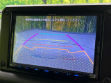 【バックカメラ】駐車時に後方がリアルタイム映像で確認できます。大型商業施設や立体駐車場での駐車時や、夜間のバック時に大活躍!運転スキルに関わらず、今や必須となった装備のひとつです!