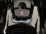 電動パーキングも便利な装備です。