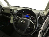 【運転席】運転席周りの画像です。プロの手で隅々までクリーニングしています。ご来店いただき実際に見てみてくださいね☆
