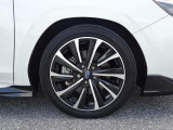 SUBARU認定U-Carは、全車12ヶ月点検、車検などの法定点検を実施。スバル専門メカニックが確かな技術で最大88項目にわたりチェックしており品質、安心を支えます!