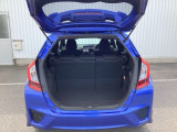 広い荷室は、買い物はもちろんレジャー・旅行でも充分なスペースがあります。