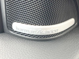 ●harman/kardonサウンドシステム:オーディオ専門メーカーが手掛けるプレミアムスピーカーを装備。多数のスピーカーから、音の粒立ちまで分かる高品質な音楽をお楽しみいただけます。