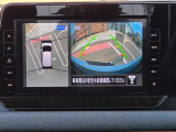 アラウンドビューモニター。上空から見下ろしているような映像で、スムースな駐車をサポートします。