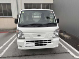 親しみやすいフロントデザイン。世代問わずお乗りいただけるお車です。