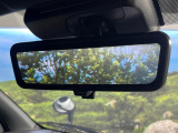 【デジタルインナーミラー】後席の大きな荷物や同乗者で後方が確認しづらい時でも安心!カメラが撮影した車両後方の映像をルームミラー内に表示。クリアな視界で状況の確認が可能です!
