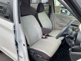 ゆとりのある空間とくつろぎ感のある運転席&助手席シートは様々なシーンのドライブをサポートしてくれます☆
