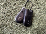 キーフリーシステムになっています。電子キーを携帯しているだけ、それだけでドアのロック開閉からエンジンの始動までできちゃいます♪