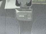【ドライブレコーダー】ドライブレコーダー装備!走行中はもちろん、あおり運転や事故に遭遇した際、映像で記録し、万一のリスクに備えます。※記録用SDカードはお客様ご自身でご準備いただく必要があります。