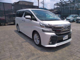 広々とした車内空間に優れた燃費性能。更にデザインも上質で人気のお車です!