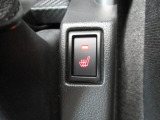 運転席には背中とお尻がポッカポカで心地よいシートヒーターも装備されています。真冬でも数十秒で効き始めるので寒さが苦手な方の必需品です☆