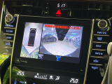 【パノラミックビューモニター】専用のカメラにより、上から見下ろしたような視点で360度クルマの周囲を確認することができます☆死角部分も確認しやすく、狭い場所での切り返しや駐車もスムーズに行えます。
