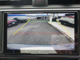 バックガイドモニターで、後方を確認しながら安心して駐車することができます。運転初心者も熟練者も必須の機能ですよ!