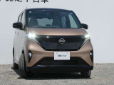 アダプティブLEDヘッドライト。フロントカメラで前方の状況を検知し対向車や先行車に眩しい思いをさせることなく必要なところだけを遠くまで照射します。