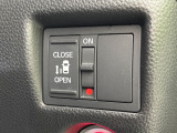 【パワースライドドア】スマートキーや運転席のスイッチでスライドドアの開閉が可能♪電動だから力を入れてドアを開ける必要が無く、小さいお子様でも、重い荷物を持っている時もラクに開け閉めできます♪