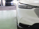 LEDヘッドライトは、点灯の瞬間から光量を発揮し、突然暗くなるトンネルなどでの安定感を高めます。