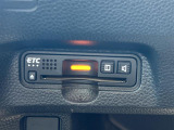 【ETC】有料道路を利用する際に料金所で停止することなく通過できる、ETC車載器(ノンストップ自動料金収受システム機器)が装備されています。セットアップを行うことで利用可能になります。