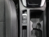 電動パーキングブレーキとオートホールド機能を装備。信号待ちや渋滞時もブレーキ操作の負担を軽減し、快適な運転をサポートします。