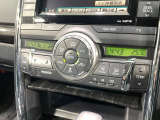 【オートエアコン】一度お好みの温度に設定すれば、車内の温度を検知し風量や温度を自動で調整。暑い&hellip;寒い&hellip;と何度もスイッチ操作をする必要はありません。快適な車内空間には必須の機能ですね♪