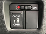 【パワースライドドア】スマートキーや運転席のスイッチでスライドドアの開閉が可能♪電動だから力を入れてドアを開ける必要が無く、小さいお子様でも、重い荷物を持っている時もラクに開け閉めできます♪
