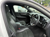 XC40 B4 AWD Rデザイン 4WD 