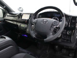 運転席廻りです。