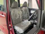 【運転席・助手席】内装ルームクリーニング済みです。しっかり綺麗にしていますので、是非、お確かめください。車に自信があるからこそ、是非一度ご来店頂き内外装も見てもらえると幸いです。