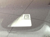 【ホンダセンシング】走行中に前方の車両等を認識し、衝突しそうな時は警報とブレーキで衝突回避と被害軽減をアシスト。より安全にドライブをお楽しみいただけます。