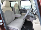 運転席の高さを変更できるので、体格に合わせた位置で運転できます!