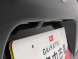 バックカメラ:運転席から見えにくい車の後方をカメラの映像を通して確認できます。駐車や切り返しが安心して行えます。(連動するナビ等の取り付けが必要になります)