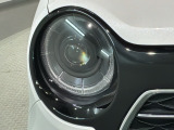 LEDヘッドライトは、点灯の瞬間から最大光量を発揮し、突然暗くなるトンネルなどでの安定感を高めます。