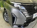 【LEDヘッドライト】悪天候や夜間走行時も良好な視界を確保し安心して運転できる高輝度LEDヘッドライトを装備!点灯速度が早く、消費電力も抑えられています。