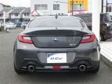 バックカメラが付いているので後方確認が非常にしやすいです。今や運転初心者も熟練者も必須装備!ついていて損はないですね♪