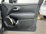 Jeepならではの頑丈性と気密性を高めたボディとなります。