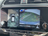 車を真上から見ているように、周囲の状況を把握しながら安心して駐車が行えるアラウンドビューモニター装備!