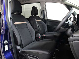 運転席まわりです。実際に座ってみて乗り心地を体感してみて下さい。