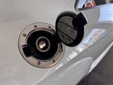 ご納車前には弊社グループの認証工場にて、専門スタッフによる100項目の点検・整備を実施いたしております。