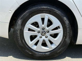 タイヤサイズは195/65R15!純正アルミホイール装着です!