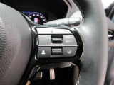 Hondaセンシングの機能のひとつ、アダプティブクルーズコントロール付!アクセルから足を離しても設定したスピードと前車との車間を保ち走行してくれます!車線維持もアシスト☆高速道路で疲労軽減ですね☆