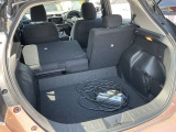 前に倒してあげれば、更に大きい荷物が詰めます。