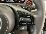 【アダプティブ・クルーズ・コントロール】予め設定した車速内でクルマが自動的に加減速。 前走車との適切な車間距離を維持しながら追従走行し、高速道路でのドライバーの疲労を軽減してくれる嬉しい機能付♪