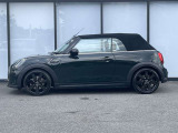 時を経ても深い魅力を放ち続けるMINI。より快適にお乗り頂くために、3つのサポートプログラムをご用意しております。※認定中古車保証は登録日より最長4年間まで延長が可能です。