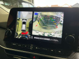 空から見たような映像で駐車ができるアラウンドビューモニター。ひと目でわかるセンサーに前後の衝突被害軽減ブレーキ付き。