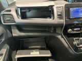 収納スペースもたくさん有ります☆車検証や小物類などすっきり収納♪