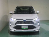 明度の高いLEDヘッドライトで、夜間の運転も安心です。