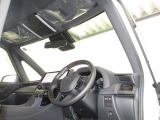 見通しのよいすっきりとした視界で、誰でも運転しやすいです。運転のしやすさは疲れにくさにも繋がりますよ♪